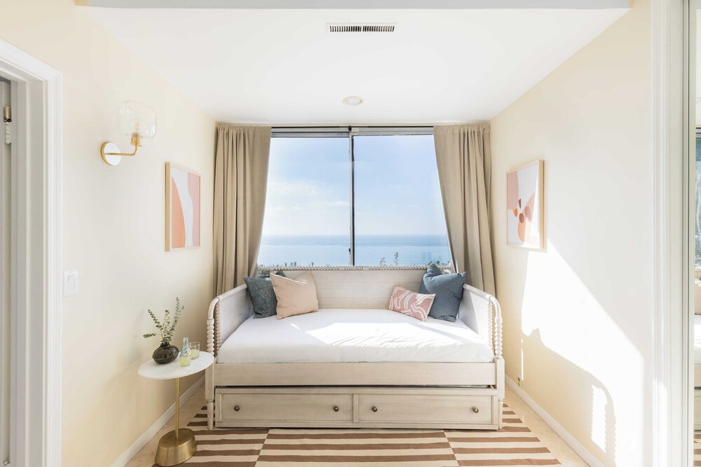 Vista by Avantstay Stunning Estate w Views of the Pacific Ocean Pool & Spa - photo 27