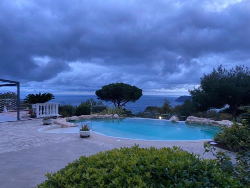 Villa Elianna in una oasi marina — 4-Star Luxury Hotel in Alassio, Italy