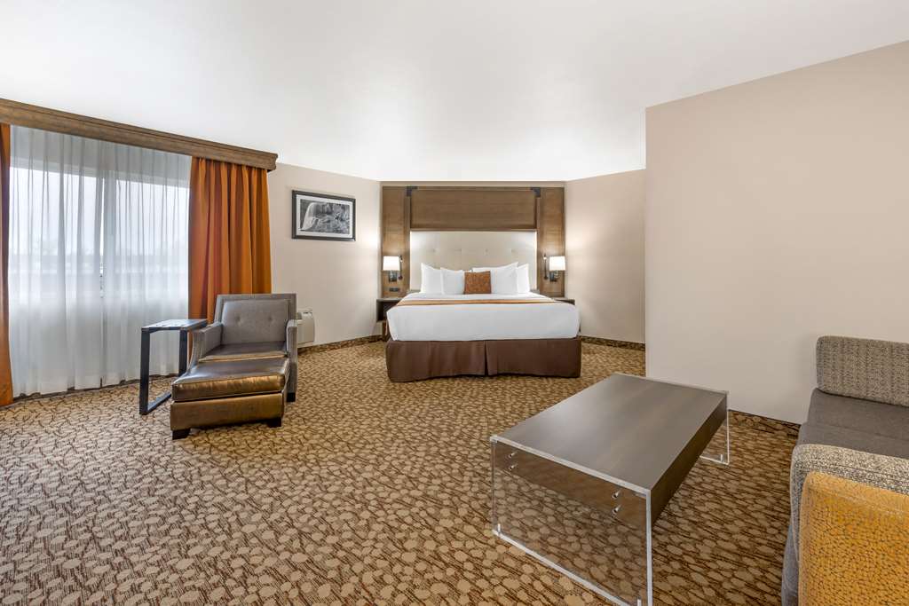 Best Western Plus Mill Creek Inn - photo 3