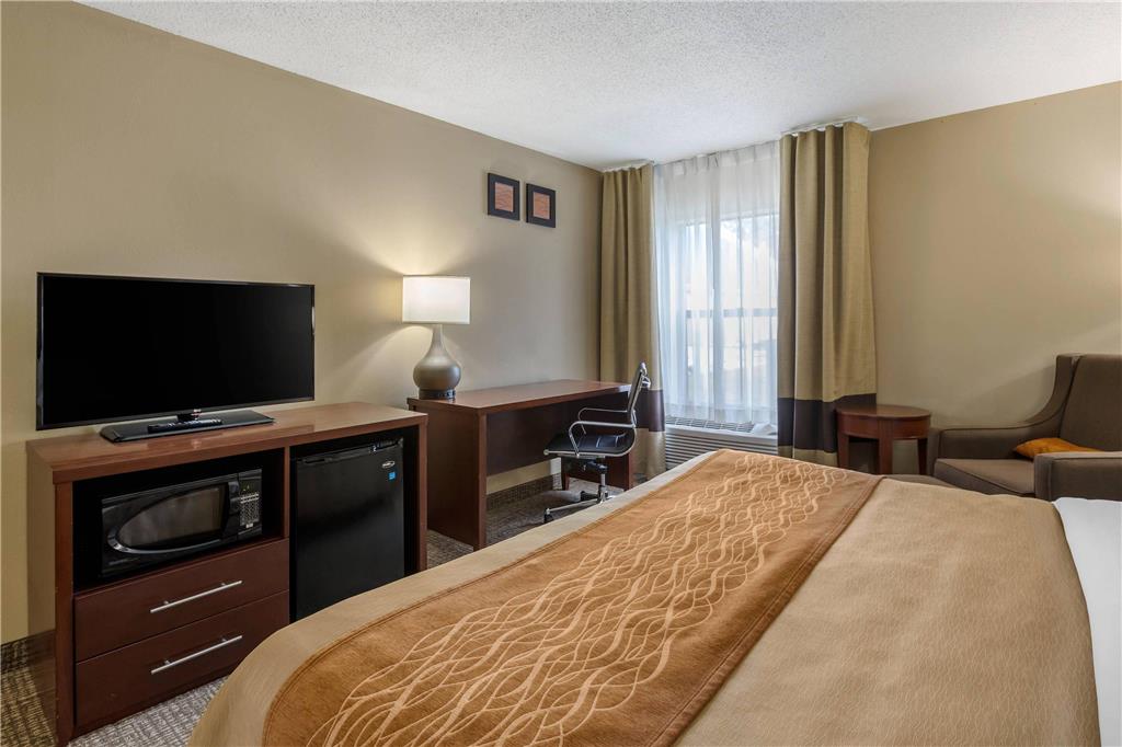 Comfort Inn Walcott near Davenport - photo 9