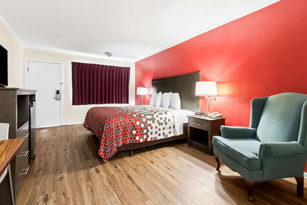 Econo Lodge St. George - photo 17