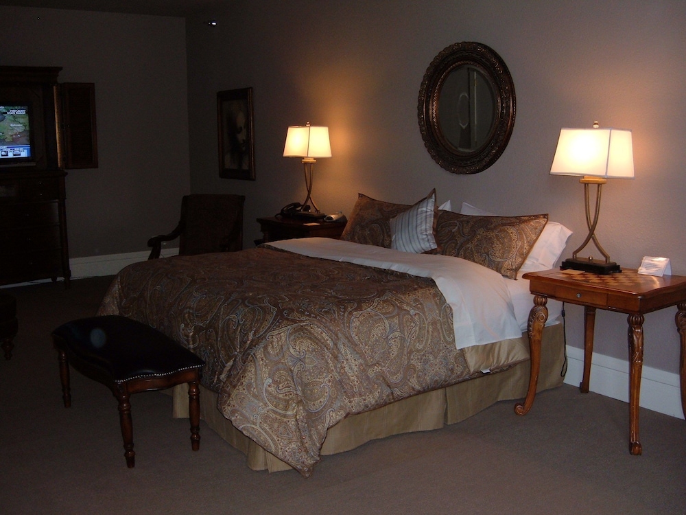 Tremont Inn on Main - photo 8