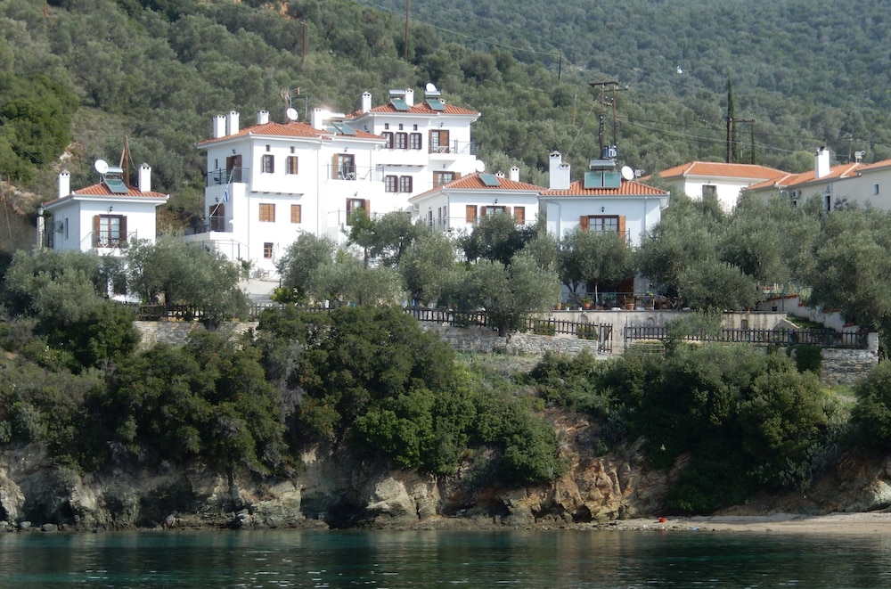 Argo Mythos — 4-Star Luxury Hotel in Trikeri, Greece