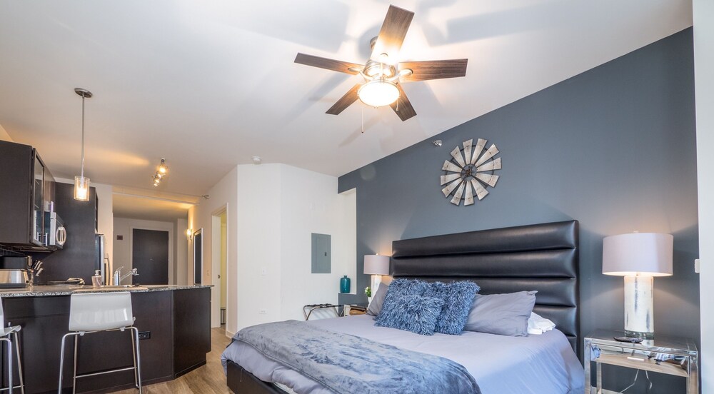 Furnished Suites in the Heart of River North - photo 14