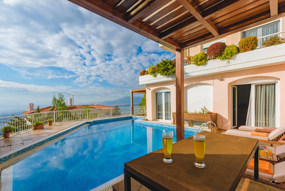 Villa Politia — 4-Star Luxury Hotel in Kifisia, Greece