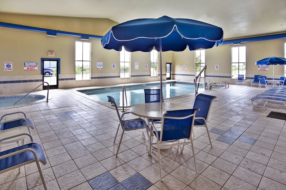 Holiday Inn Express Hotel & Suites Woodhaven by IHG - photo 41