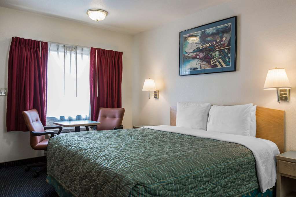 Rodeway Inn Beaumont 1 10 - photo 9
