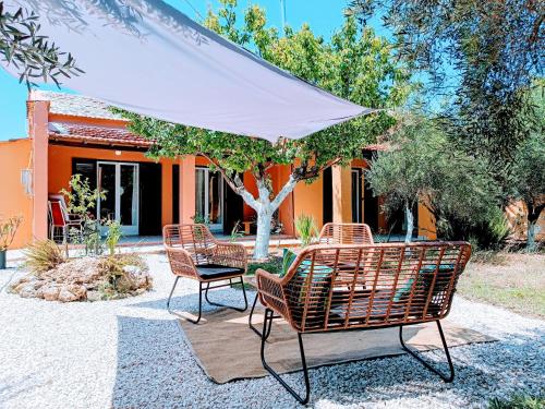 House Konstantinos — 4-Star Luxury Hotel in Agios Georgios, Greece