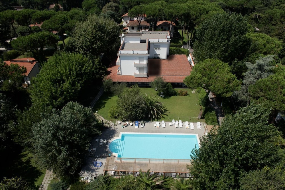 Hotel La Bussola - carbon neutral hotel in Massa