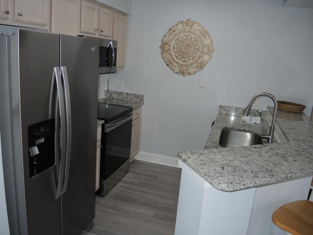 Brunswick Plantation Resort and Golf Condo 307M with Outdoor Pool by RedAwning - photo 6