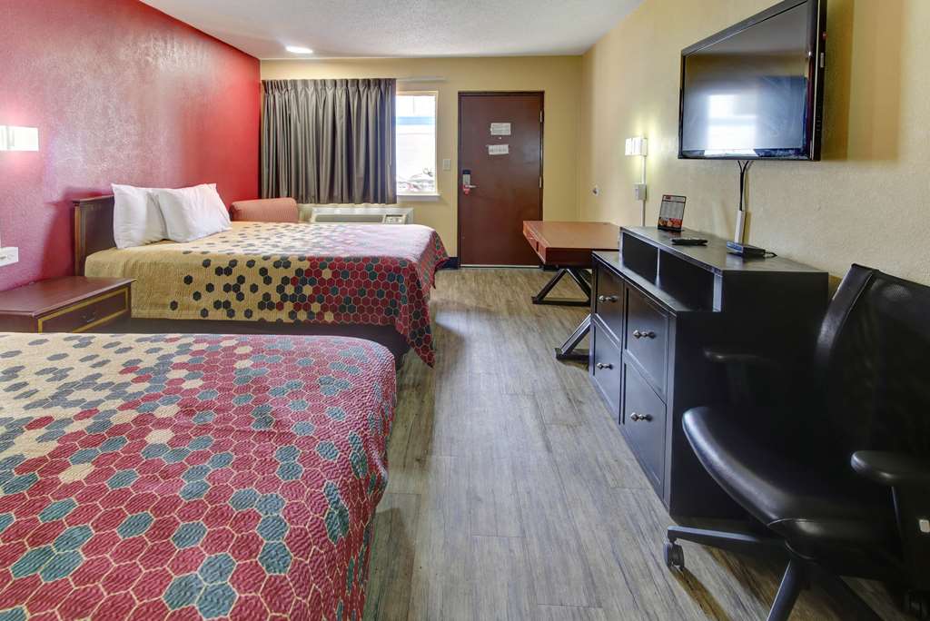 Econo Lodge Virginia Beach Town Center - photo 21