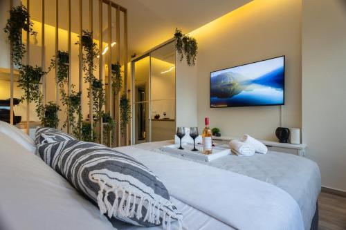 Little Paradise in Athens with a Church View — 4-Star Luxury Hotel in Athens, Greece