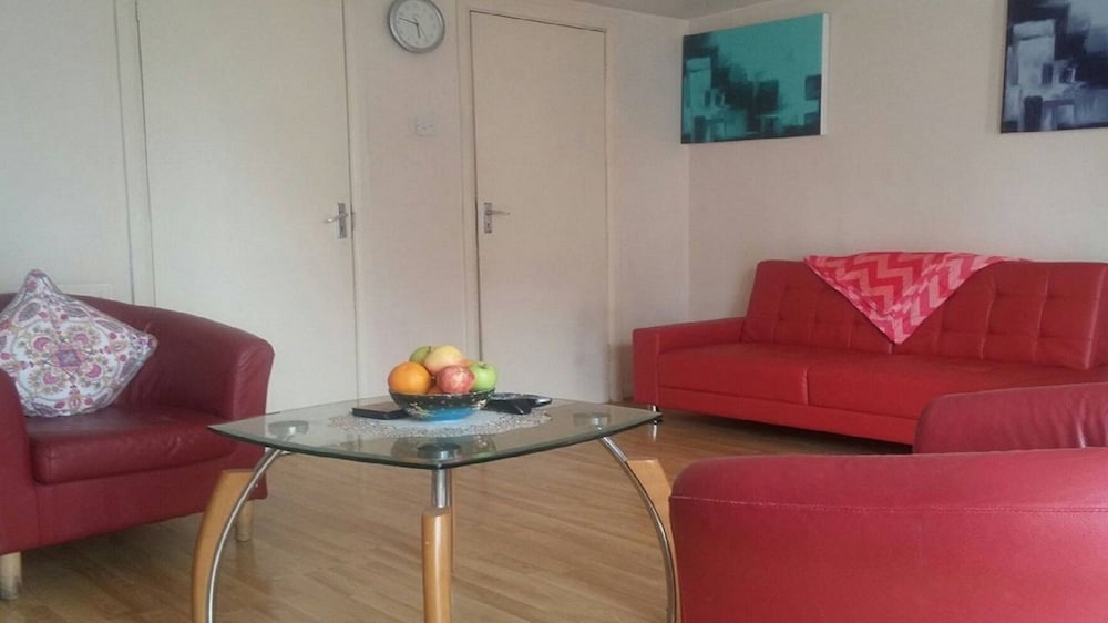 Clean And Modern 1 Bedroom Apartment 10805076 — Hounslow