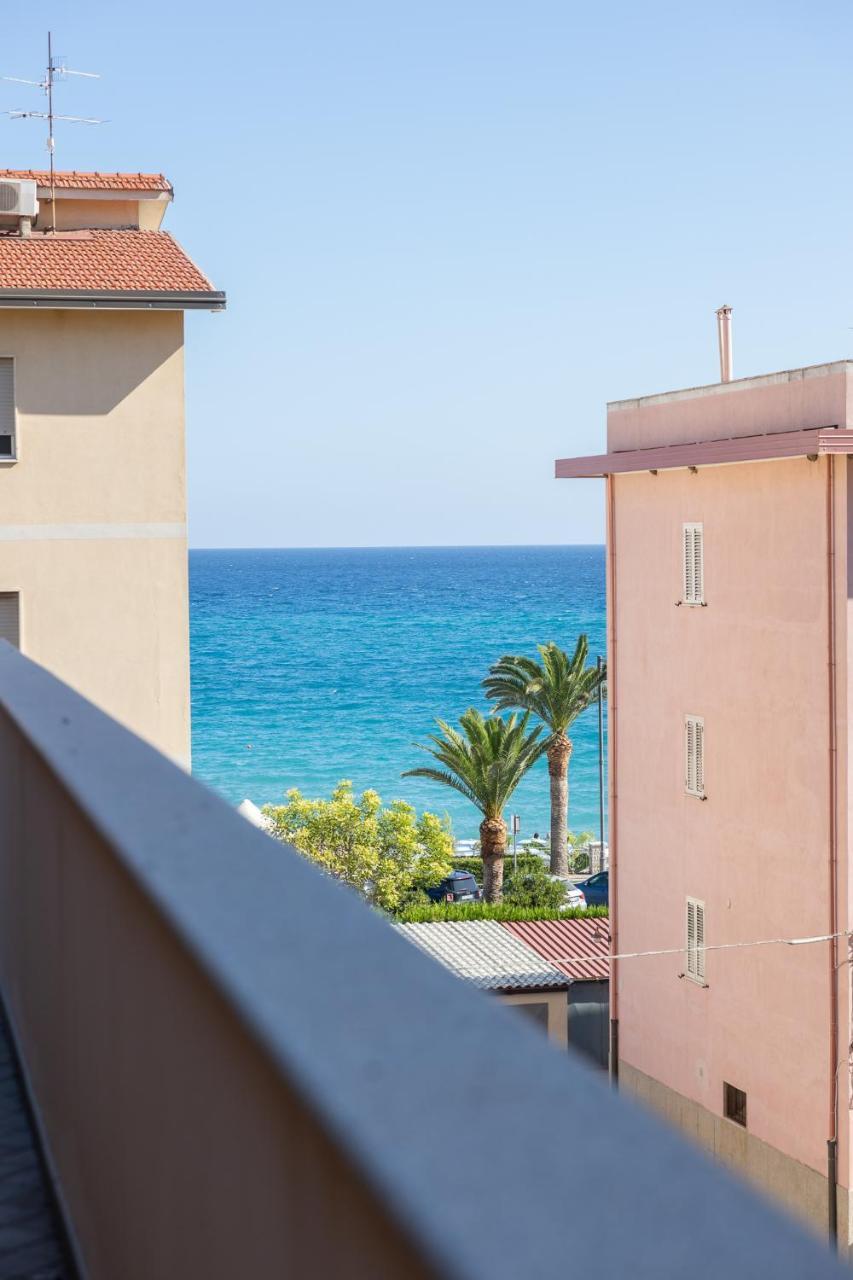 Chiaro di Luna Guest House — 4-Star Luxury Hotel in Roccella Ionica, Italy
