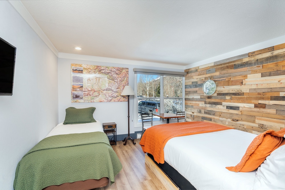 Mountainside Inn 111 1 Bedroom Hotel Room By Alpine Lodging Telluride — Telluride