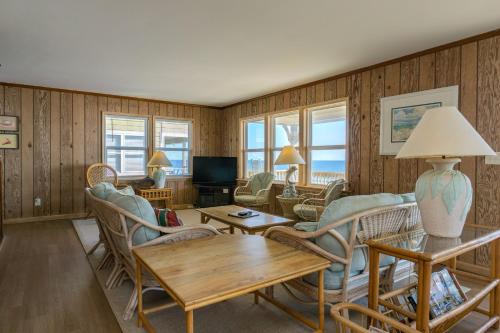 Yorkshire by Oak Island Accommodations - photo 6