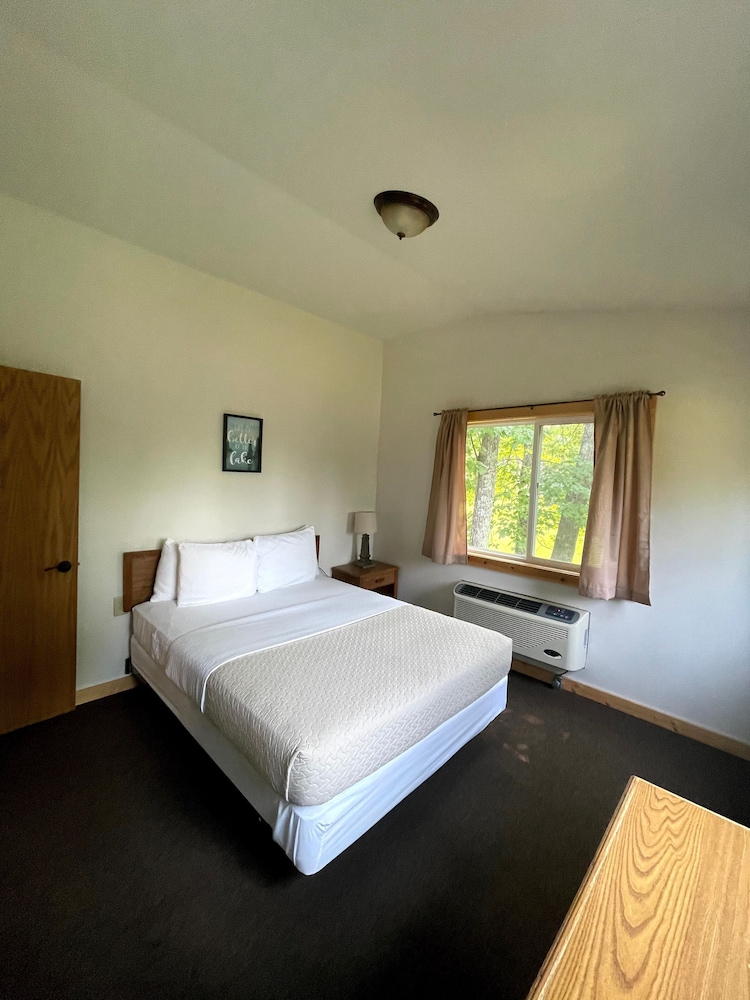 Hanging Horn Lakeside Resort - photo 29