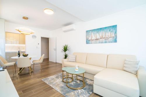 Apartments Zadro