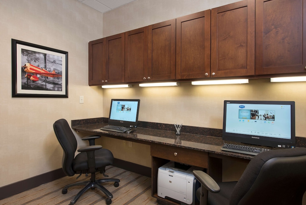 Hampton Inn Kalamazoo - photo 27