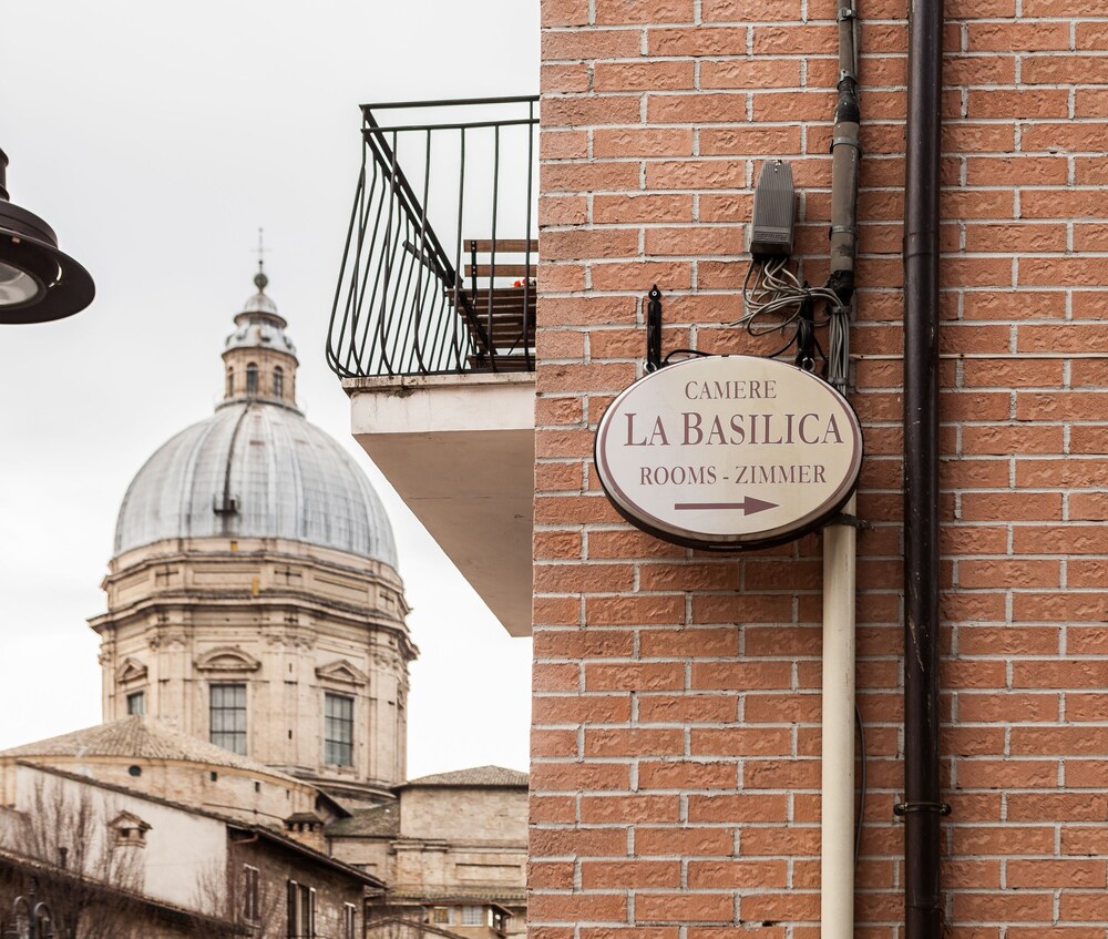 Camere La Basilica in Assisi, Italy