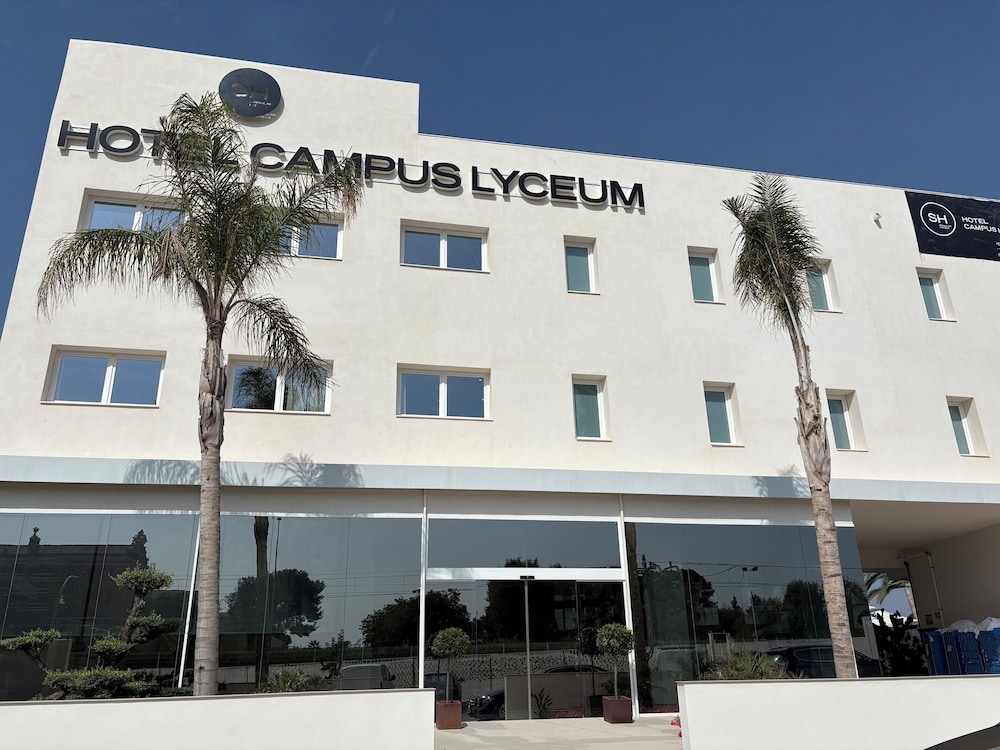 SH Campus Lyceum - carbon neutral hotel in Moncada