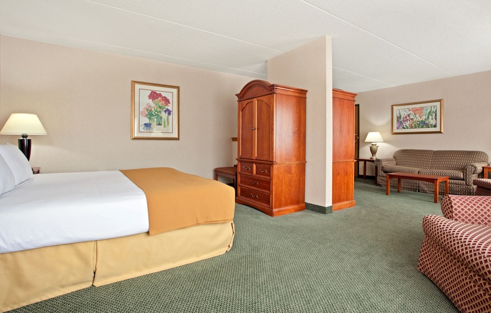 Holiday Inn Express Pittsburgh North by IHG - photo 2