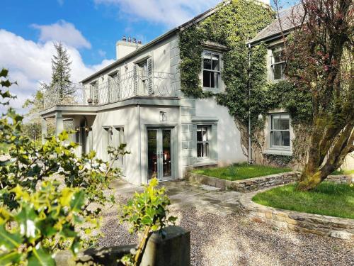 Glenastar Lodge — 4-Star Luxury Hotel in Newcastle West, Republic of Ireland