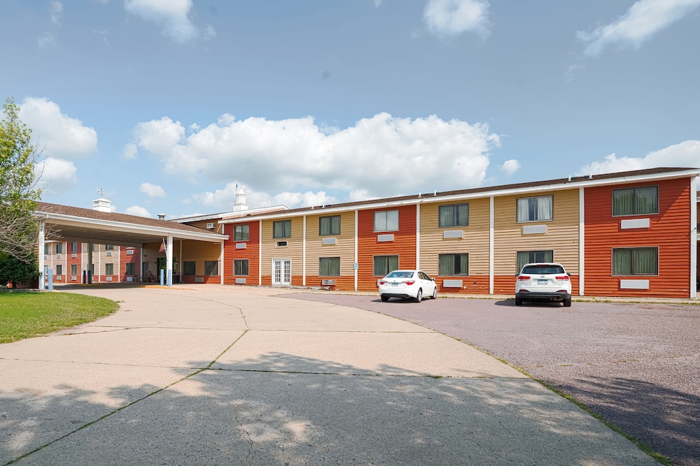 OYO Hotel Redwood Falls near Jackpot Casino - photo 57