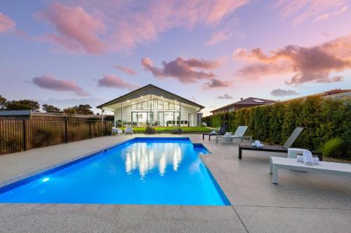 Rio Vista Luxury Accommodation — Rye