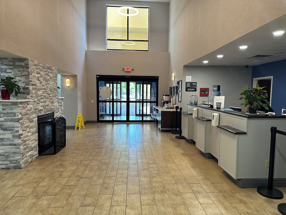 Hampton Inn Brattleboro - photo 3