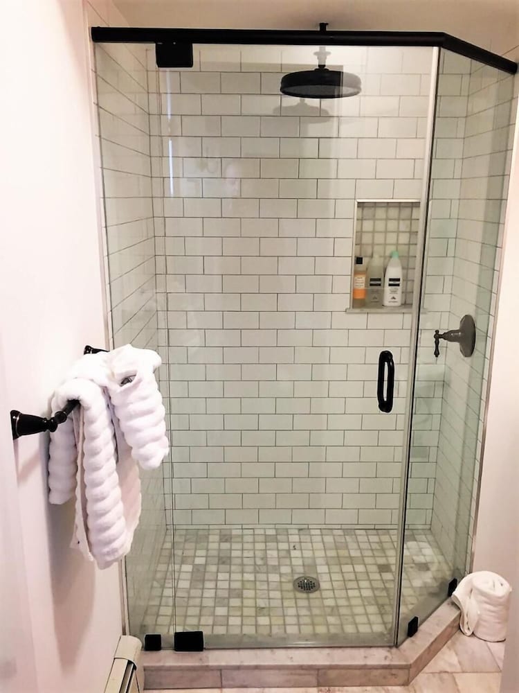 Sea Street Inn - photo 36