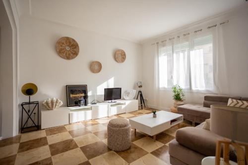 Zen Paradise Near the City Center Garden in Perpignan, France