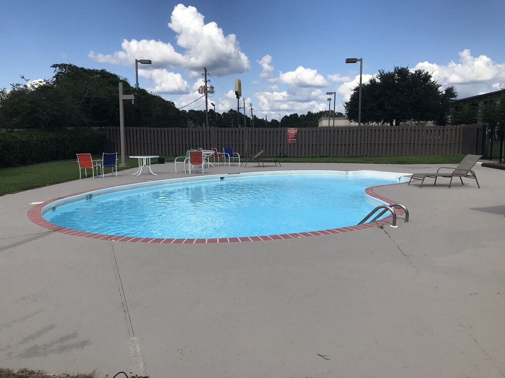 Magnuson Hotel Hattiesburg - photo 33