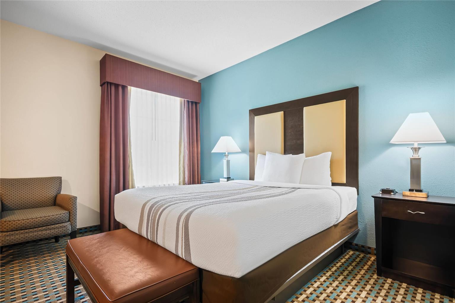 La Quinta Inn & Suites by Wyndham Stonington Mystic Area - photo 38