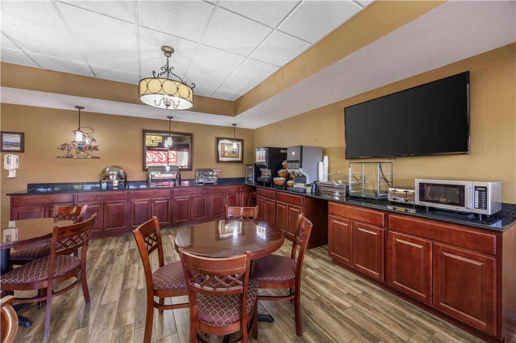 Best Western North Edge Inn - photo 9