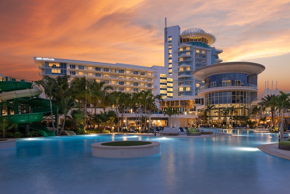 Pier Sixty Six Hotel and Marina