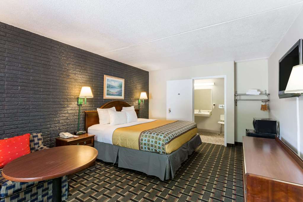 Travelodge by Wyndham Savannah Area Richmond Hill - photo 8