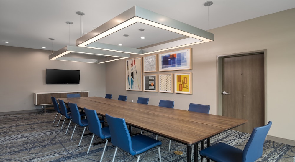 Holiday Inn Express & Suites Hawaiian Gardens by IHG - photo 47