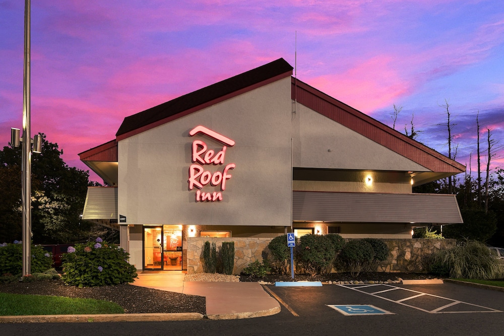 Red Roof Inn Salem - photo 31