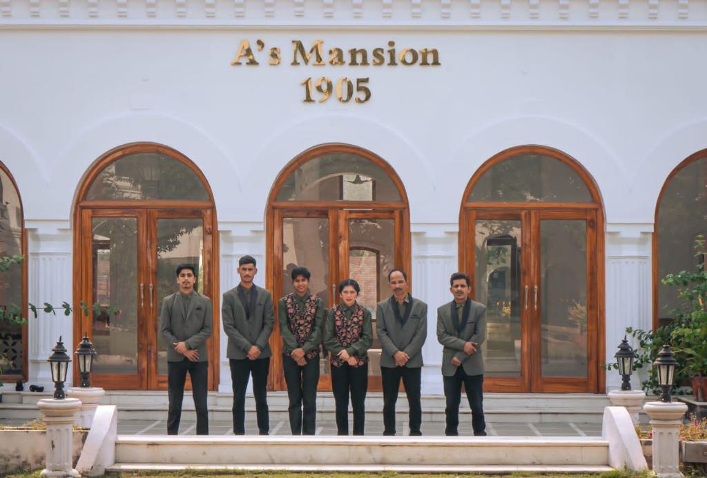 A Mansion — Kashipur