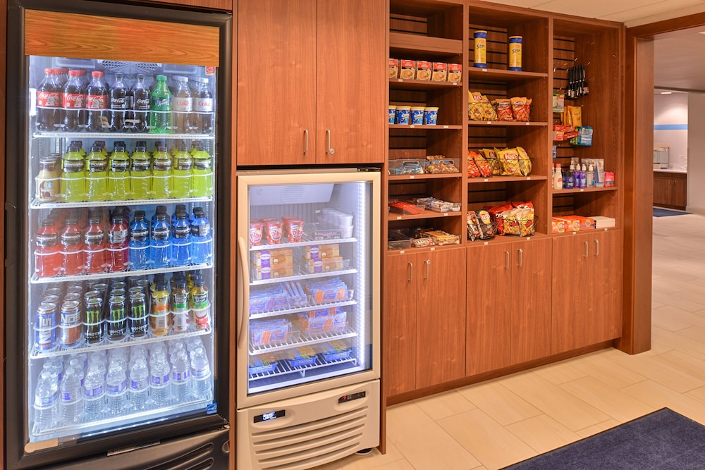 Holiday Inn Express Sacramento Airport Woodland by IHG - photo 65