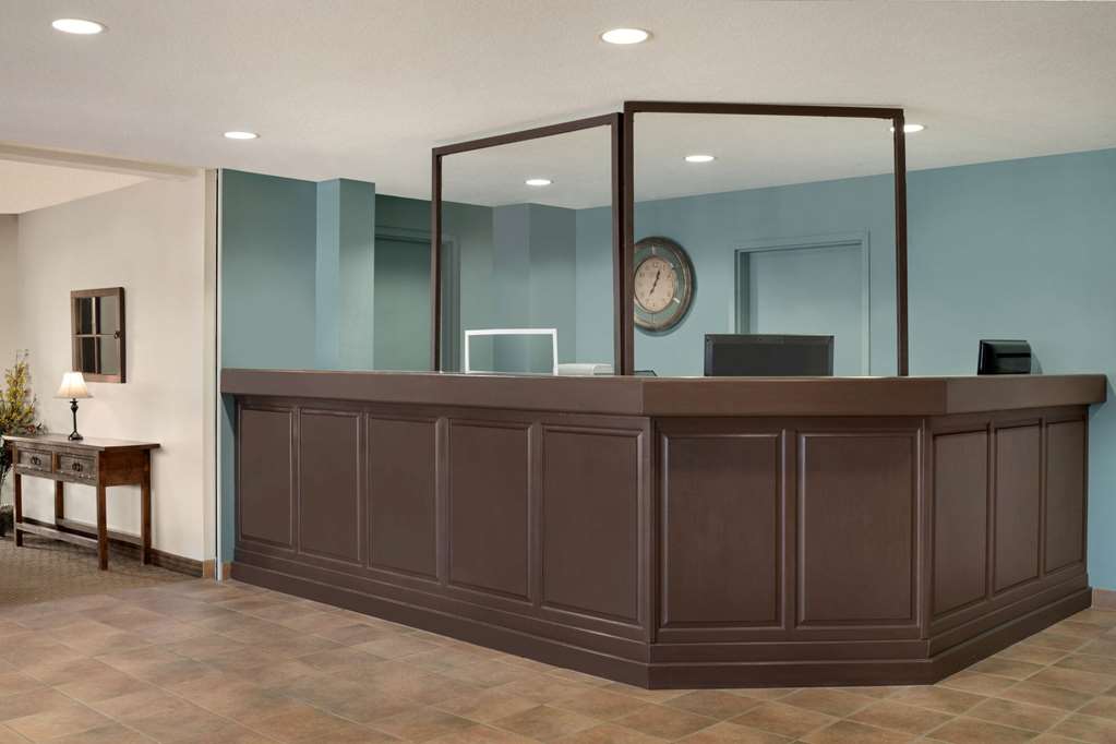 Travelodge by Wyndham Edson — Edson — photo 2