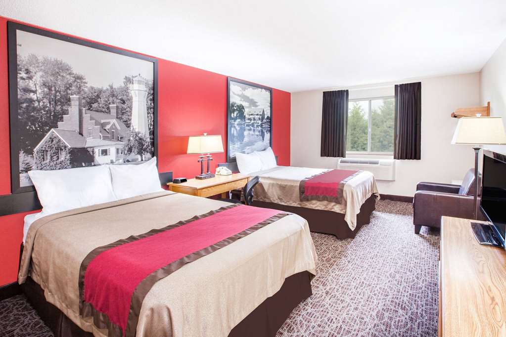 Super 8 by Wyndham West Branch - photo 10
