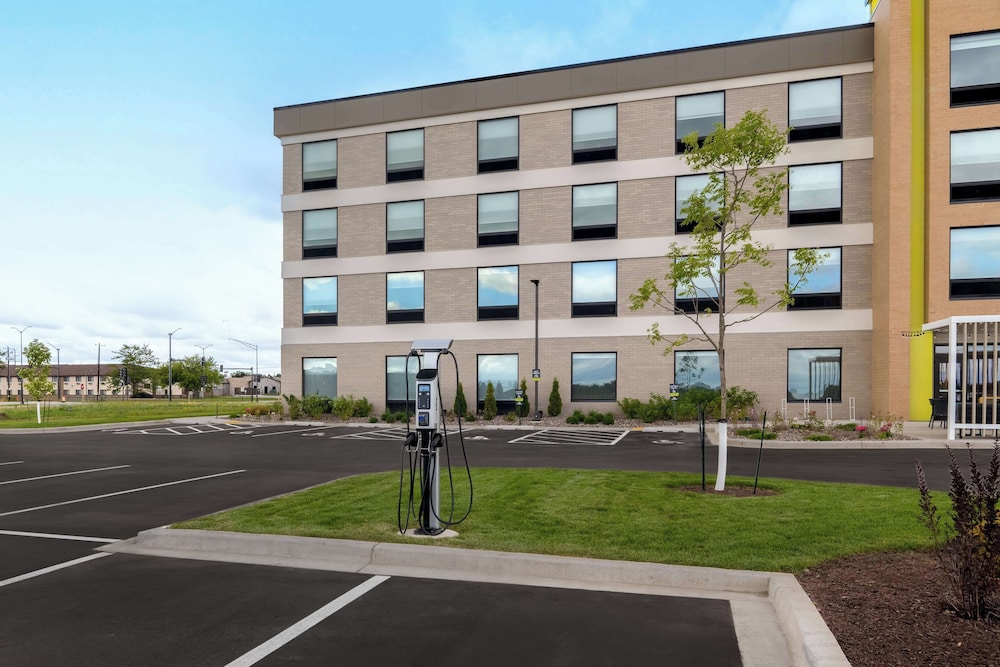 Home2 Suites by Hilton Sheboygan - photo 50