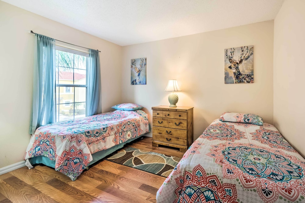 Kissimmee Resort Townhome w Pool 7 Mi to Disney - photo 9