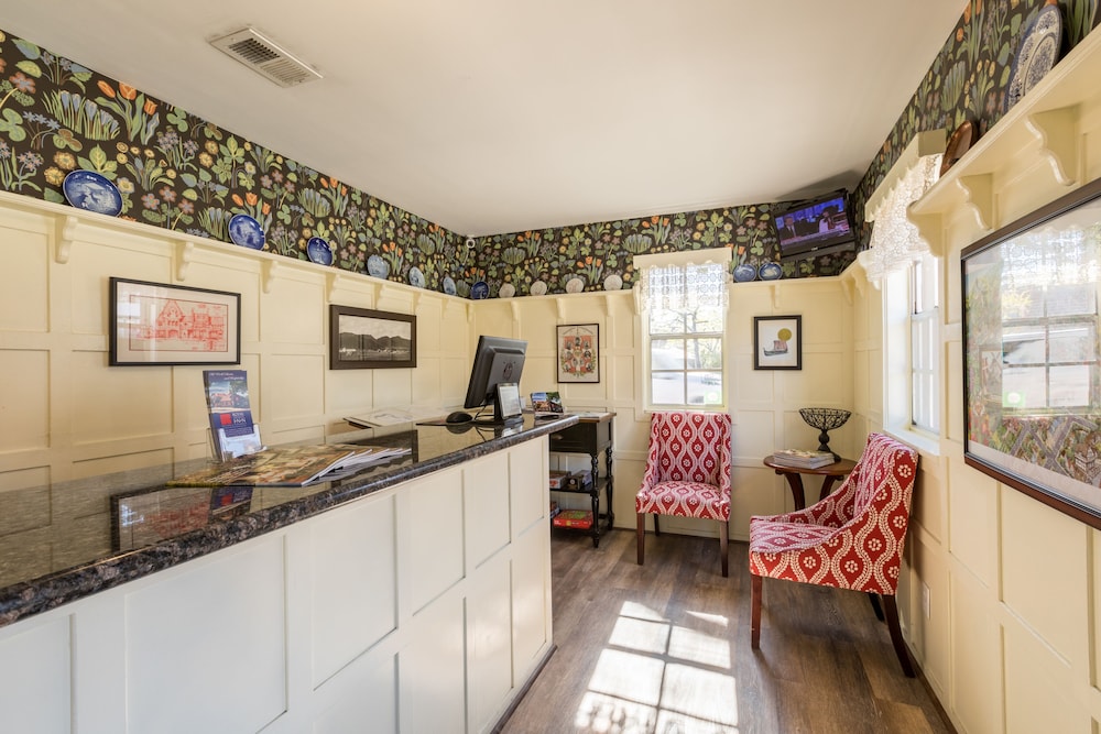 Royal Copenhagen Inn - photo 2