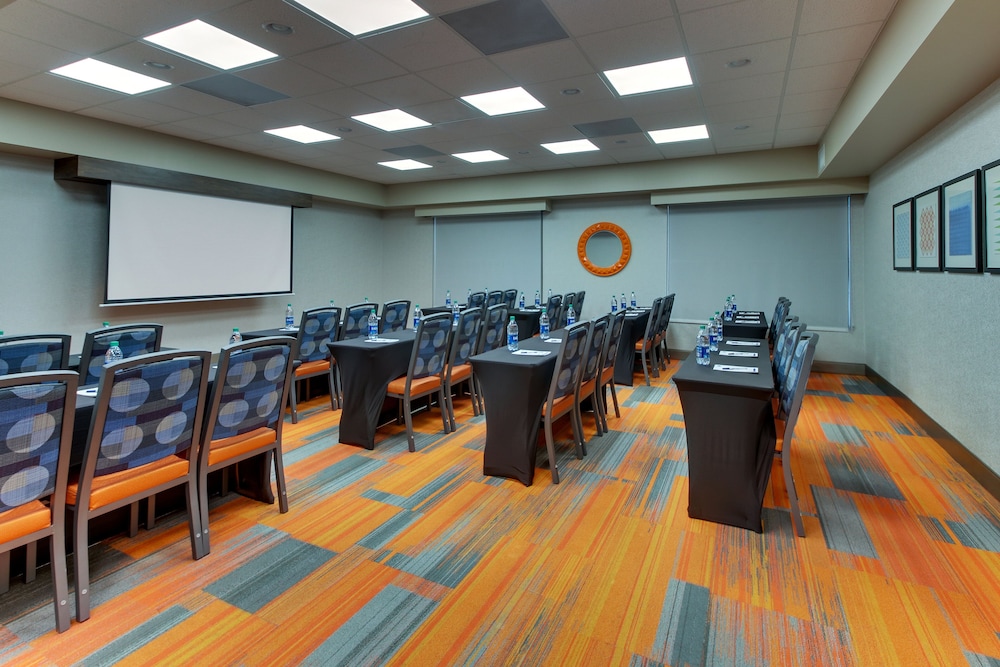 Holiday Inn Express & Suites Atlanta N Perimeter Mall Area by IHG - photo 31