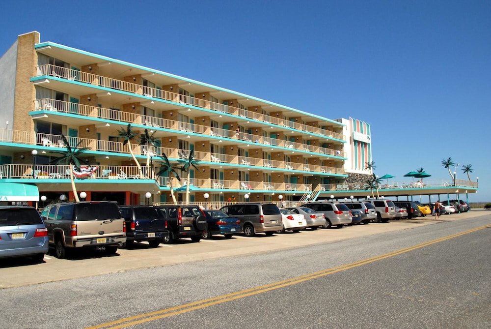 Bristol Plaza Resort Motel - photo 40