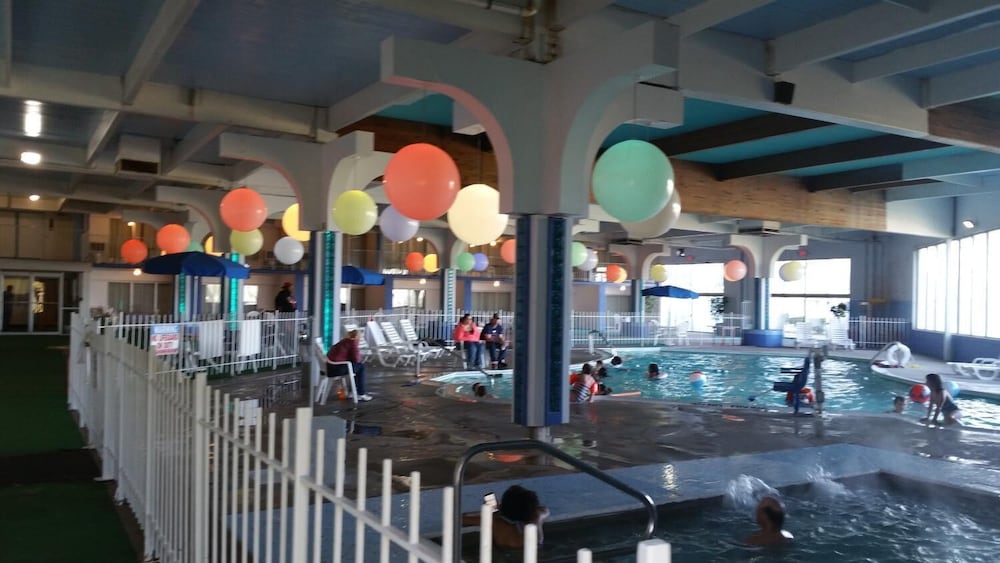Howard Johnson by Wyndham Benton Harbor St. Joseph - photo 18