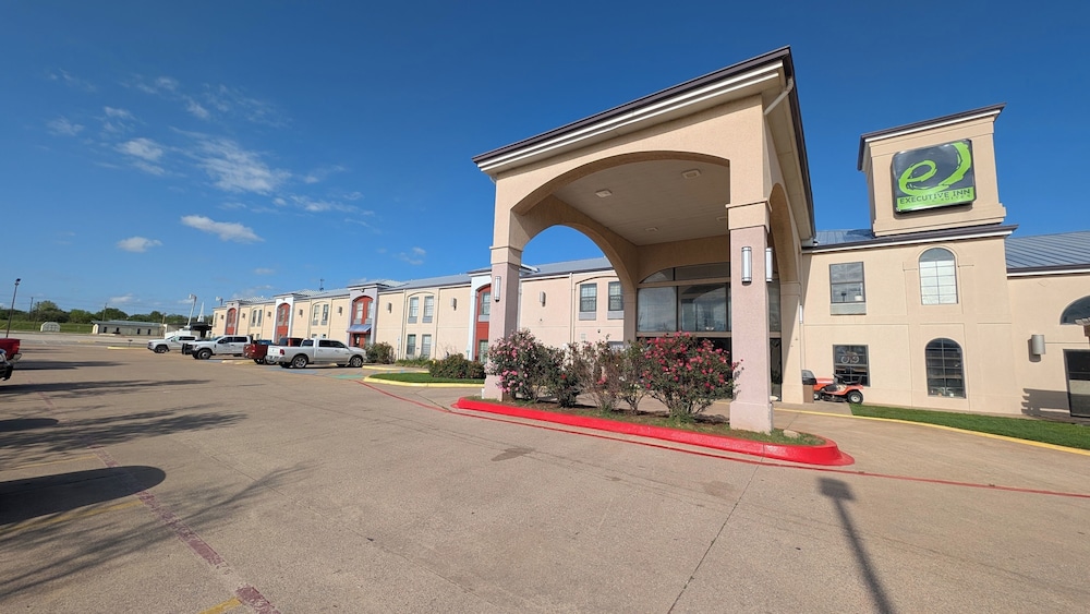 Executive Inn and Suites Wichita Falls - photo 63